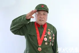94岁老兵：教导员的入党赠言是我一生的座右铭图片