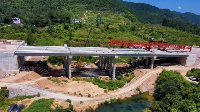 路基完成90%、桥梁完成80%！G352松桃县太平营至孟溪公路改扩建工程最新进展