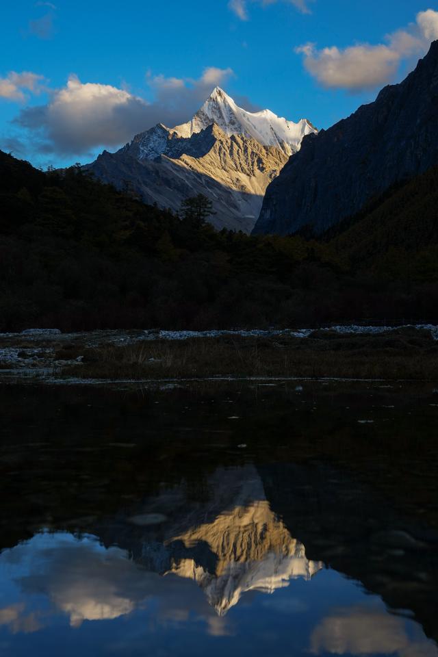 美丽中国｜穿越冰峰 遇见稻城亚丁