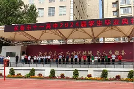 高考前“最后一课”为梦想起航唱出征之歌图片