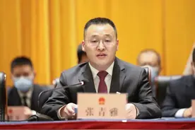 继“网红官员”邢征之后，又有区委书记区长双双辞任人大代表图片