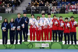 冬青奥会短道速滑混接中国夺金，小将表现出彩图片