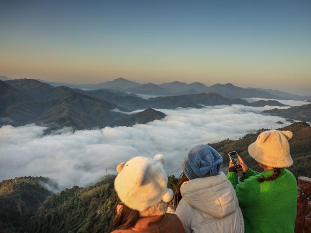福地怀化·风物季｜云海流金醉洪江——洪江区密岩尖观日出掠影