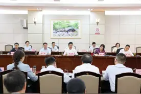 楚雄州生物医药和大健康产业调研座谈会强调：全产业链发展生物医药和大健康产业集群 做好“有一种叫云南的生活”在楚雄大文章图片