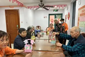 “这样过节，老开心额！”图片