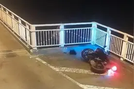 杭州一男子骑车坠桥身亡，当从两个方面反思图片