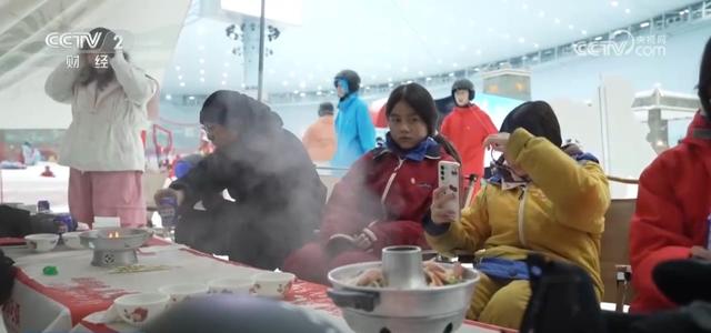 “冰雪+民俗+美食”流量带动文旅“留量” 冰雪经济点燃各地消费“热”活力