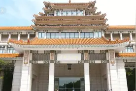 文博游、园林游、国潮游、灯光游……假期“花式”出游掀起消费热潮图片