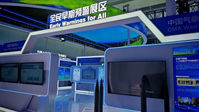 走，看中阿博览会去！象象：相中了这个“会客厅”，想去……