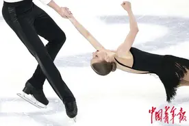 亚冬会花滑双人滑：乌兹别克斯坦组合盖尼什/奇吉列夫夺冠图片