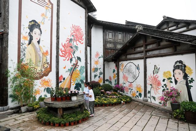 江苏句容：宝华山下文旅热