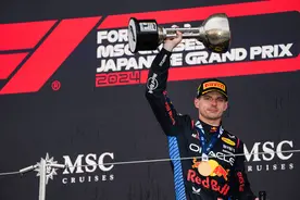 F1日本大奖赛：维斯塔潘夺冠 周冠宇退赛图片