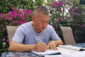 参加29次高考的梁实：今年过本科线或许就不再考了图片