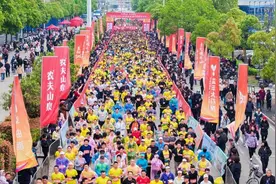 焦点｜一步“千年”！3500名跑者澧县共赴6000年文明之约图片