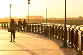 你知道去足浴店技师和你聊天的真实原因吗？图片