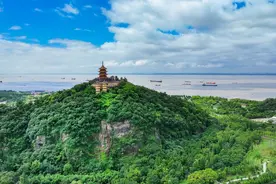 百岛之市与江海明珠，珠海金湾机场与南通兴东机场之间有趣的对比图片