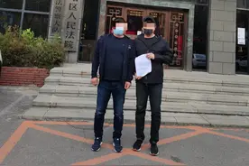 两民警十多年前在玩具店老板处买气枪，被判缓刑丢公职申诉多年；焦点问题：两次枪支鉴定，何以标准不同？图片