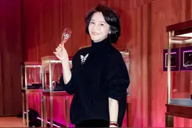 女人有没有“贵气感”，看她的鞋子就知道了，差别不是一般大图片