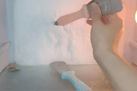 保洁阿姨偷偷告诉你，学会这几招，一分钟处理冰箱结冰问题图片