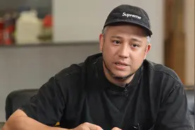 香港知名男星遇经济困难，因没钱交房租，一家六口无家可归图片