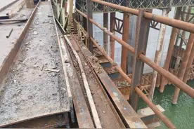 向航道内倾倒泥土弃渣 违规施工人员被查图片