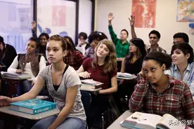 美国总计3亿多人，普通人一个月的工资，到底有多少钱？图片