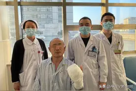 做腊味，老人手指被绞肉机“咬”断急就医，吻合手术让断指“复生”图片