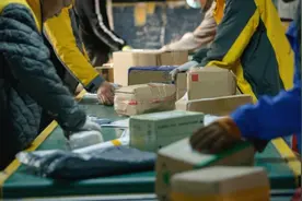 @太原人，收寄快递有疑问可致电询问，快递企业服务热线公布图片