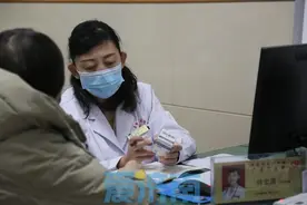解决跨省就医难题，“一号难求”的北京专家来济坐诊图片