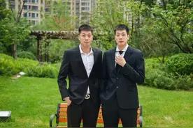 出生于山西太原的双胞胎——堪称为是CBA赛场上一道靓丽的风景线图片