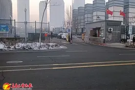 乌鲁木齐这条道路通行有变化：虚线改实线，掉头、转弯请前行至掉头口图片