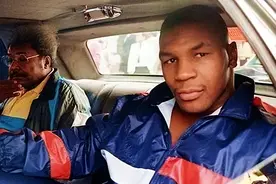 李小龙能不能打的过泰森图片