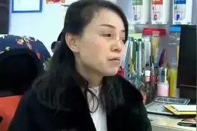 6旬老太嫉妒女儿婚姻太幸福，强迫女儿离婚，女婿：怪我太帅图片