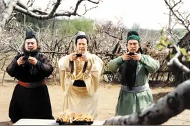 《三国演义》30年演员差距大，有人靠一角走天下，有人推女儿入圈图片