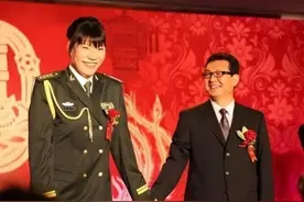 57岁郑海霞近况：双腿弯曲身边无子女陪伴，丈夫已消失不见图片