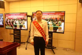 中共中央政治局常委、国务院副总理出席！山东名校校友，获全国表彰！图片