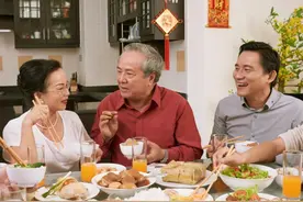 65大爷因“贪吃”，吃出心梗？医生：2样是“凶手”，再爱也少碰图片