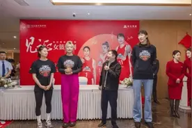 四川女篮老板兑现承诺，李梦韩旭王思雨分到新房子，入住云南豪宅图片