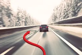 跑高速时，车速120其实最费油，老司机：跑到这个数，才是最经济图片