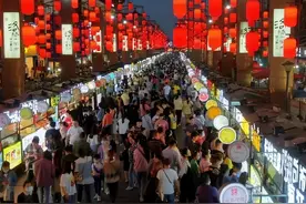 美国美女来中国旅游，内急找了三趟厕所，却哭诉厕所没法上？图片