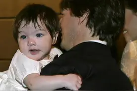 阿汤哥和皮特：好基因没浪费，女儿都长得像爹，苏瑞甜美希洛漂亮图片