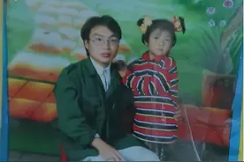 18年前，带妹妹上大学的洪战辉，感动了全中国，如今两人关系如何图片