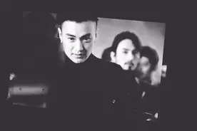周一围：洗白了，钱挣了，人没跪图片