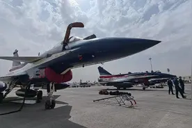 航程4000千米！7架歼-10集体飞往沙特，“中东土豪”真打算买啦？图片