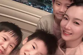 叶翠翠罕晒母子温馨照，仨子帅气似复制粘贴，嫁二婚商人身家2亿图片