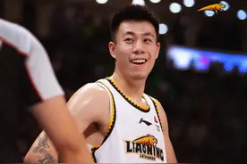 侮辱性极强!张镇麟罚球北京球迷挑衅:张镇麟你妈不让进!金金4中4图片