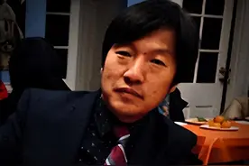 6年前，叫嚣让儿子当“101%美国人”的中国教授，如今过得如何？图片