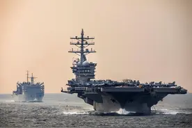 中国网友看了直呼眼熟：美军炸完胡塞武装后，扭头发现两个人丢了图片
