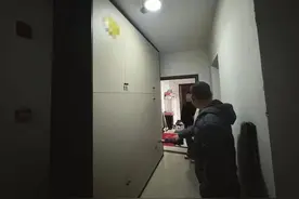 公共过道被占，沟通无果邻居怒而投诉！你怎么看？图片