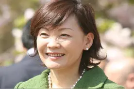 安倍昭惠：丈夫遇刺后离开婆婆家，回安倍老家开店种田，深居简出图片